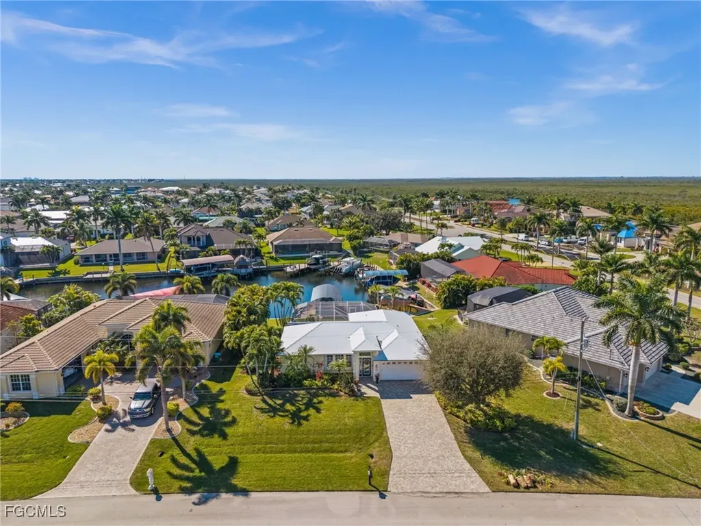 2926 SW 38th Terrace Cape Coral FL 33914