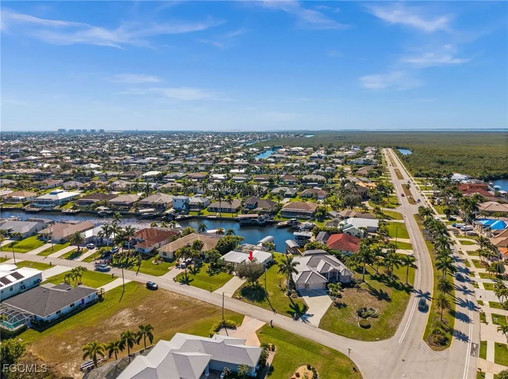 2926 SW 38th Terrace Cape Coral FL 33914