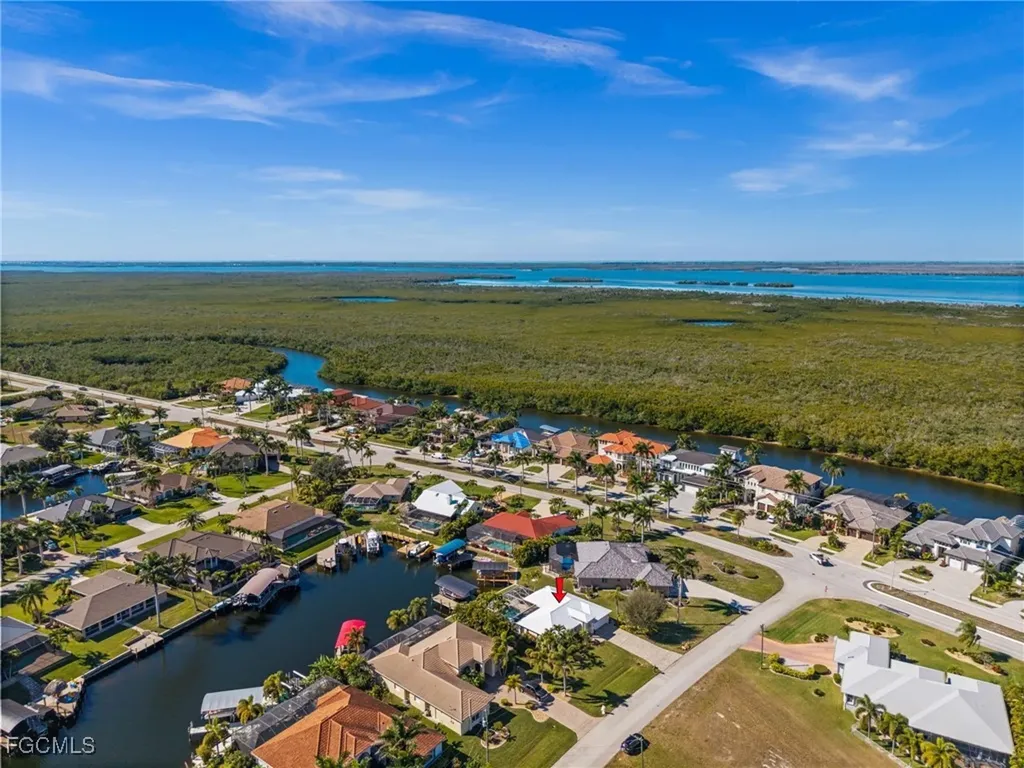 2926 SW 38th Terrace Cape Coral FL 33914