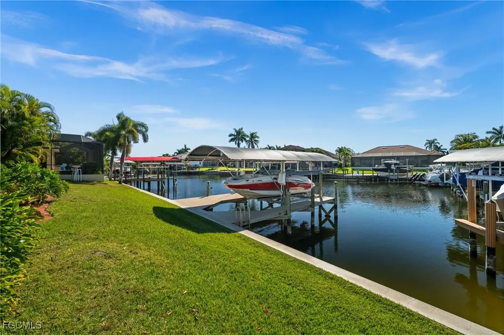 2926 SW 38th Terrace Cape Coral FL 33914