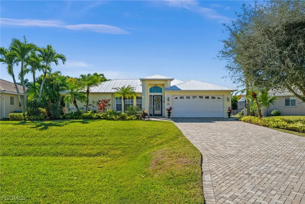 2926 SW 38th Terrace Cape Coral FL 33914