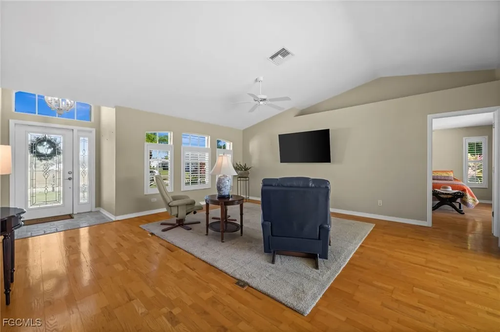 2926 SW 38th Terrace Cape Coral FL 33914