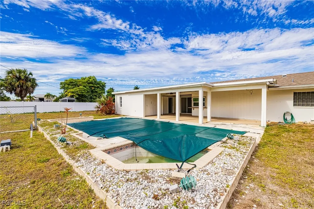 208 SE 43rd Terrace Cape Coral FL 33904