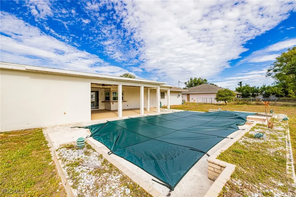 208 SE 43rd Terrace Cape Coral FL 33904
