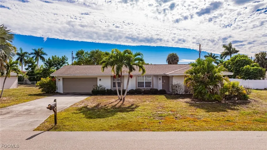 208 SE 43rd Terrace Cape Coral FL 33904