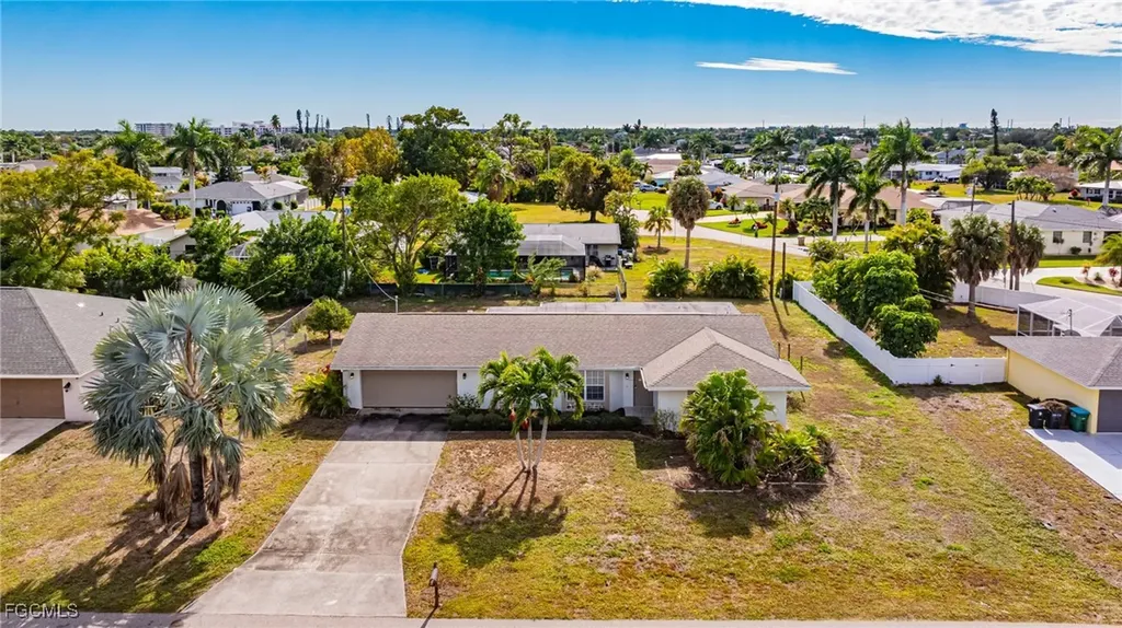 208 SE 43rd Terrace Cape Coral FL 33904