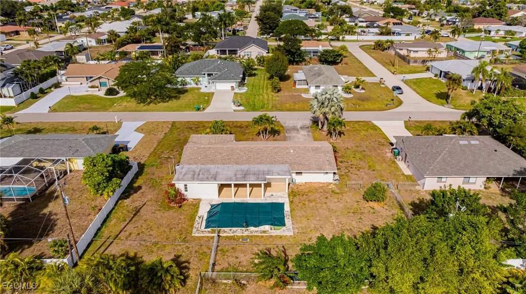 208 SE 43rd Terrace Cape Coral FL 33904