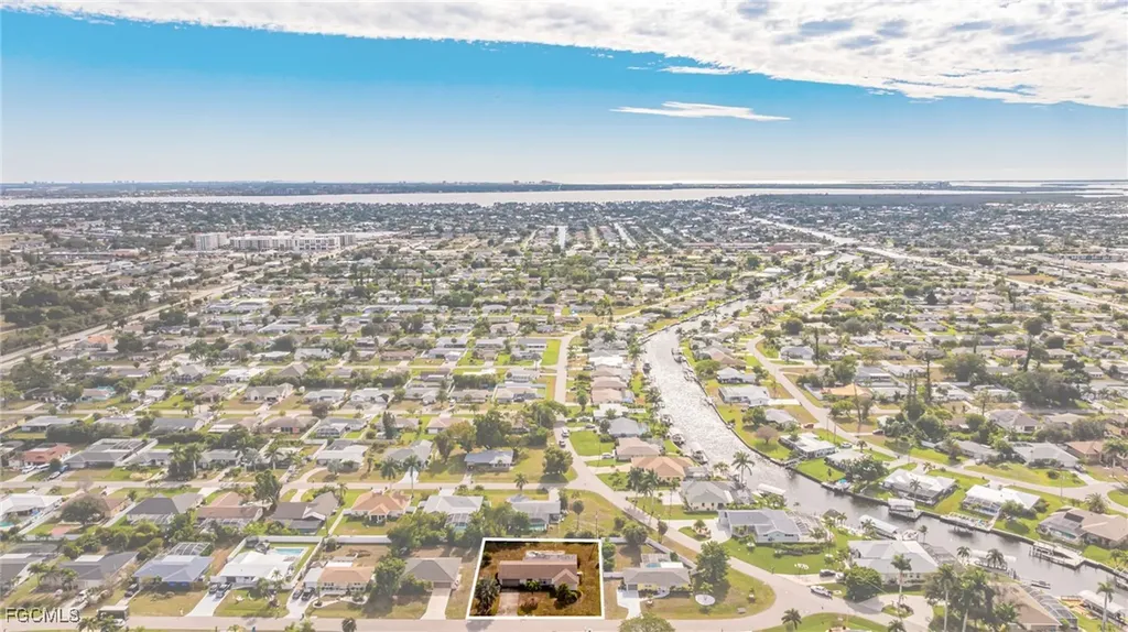 208 SE 43rd Terrace Cape Coral FL 33904