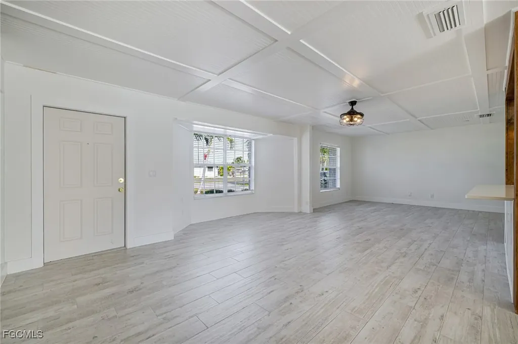 208 SE 43rd Terrace Cape Coral FL 33904