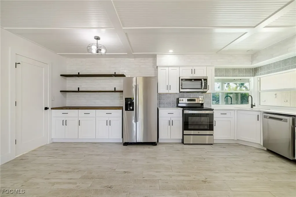 208 SE 43rd Terrace Cape Coral FL 33904