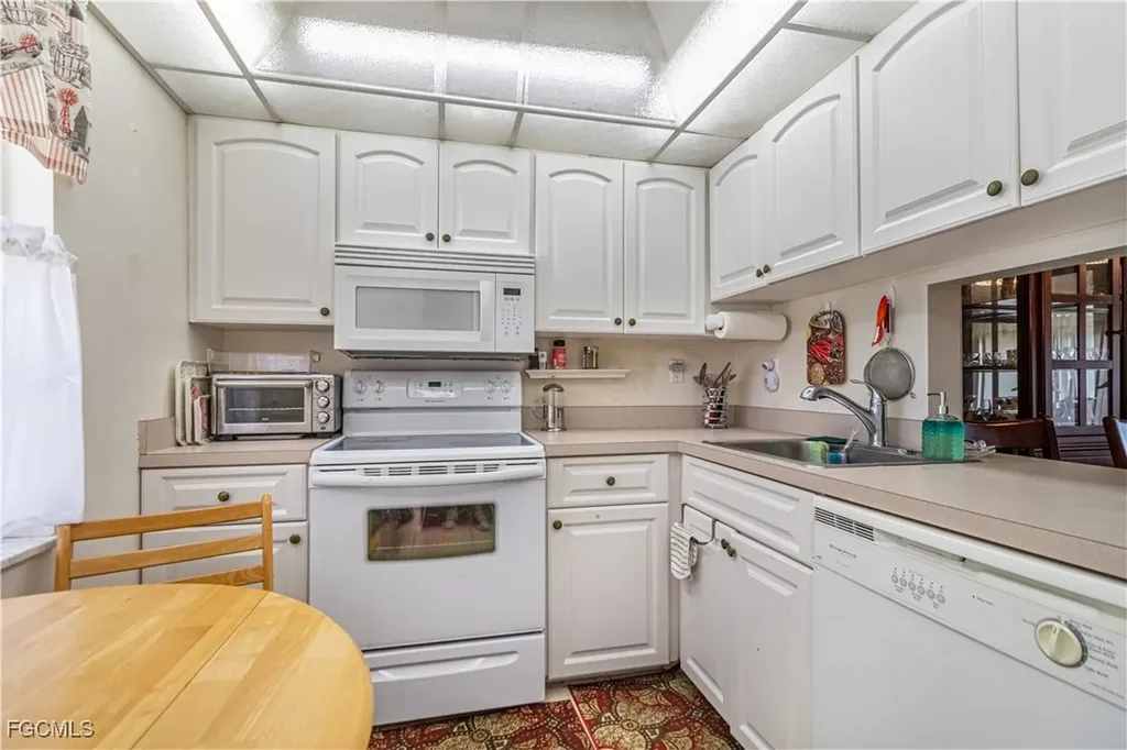 1828 Pine Valley Drive Fort Myers FL 33907