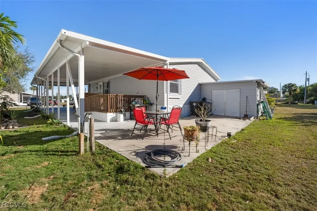 925 Yacht Club Way NW Moore Haven FL 33471