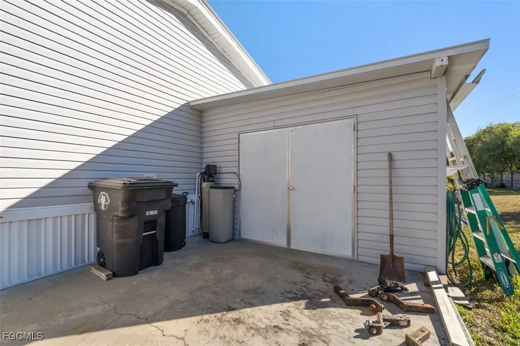 925 Yacht Club Way NW Moore Haven FL 33471