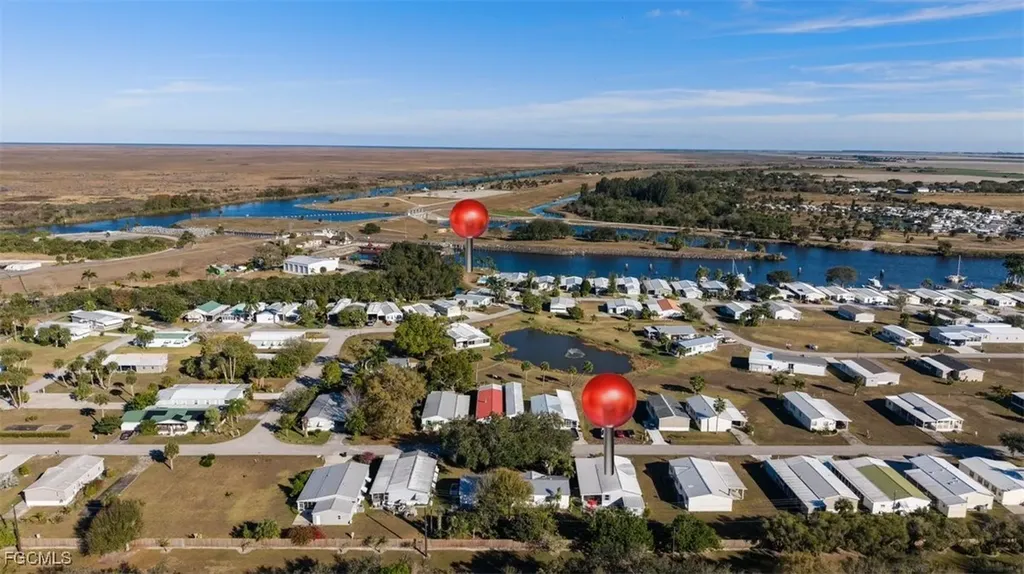 925 Yacht Club Way NW Moore Haven FL 33471