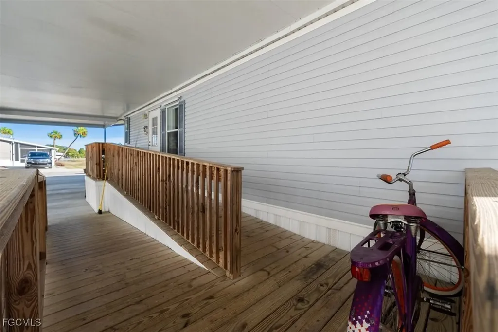 925 Yacht Club Way NW Moore Haven FL 33471