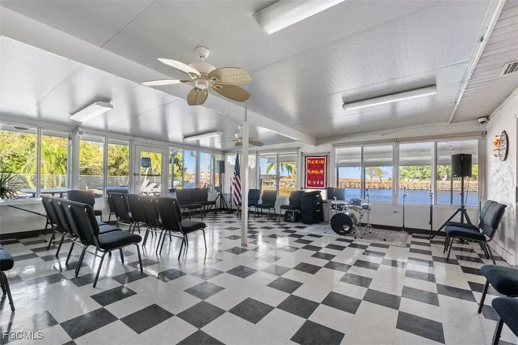 925 Yacht Club Way NW Moore Haven FL 33471