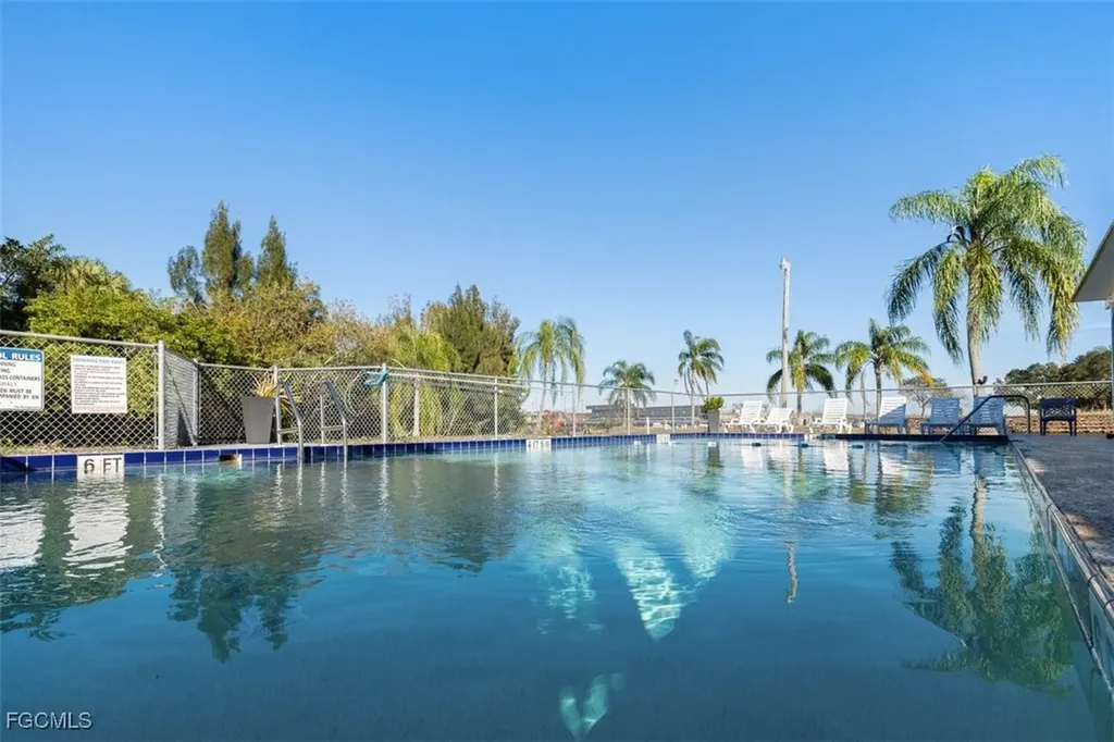 925 Yacht Club Way NW Moore Haven FL 33471