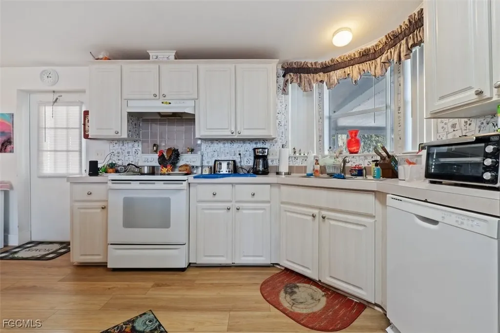 925 Yacht Club Way NW Moore Haven FL 33471