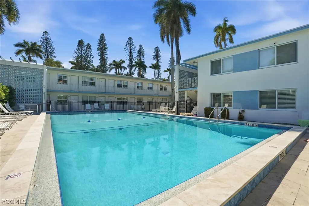1295 Gulf Shore Boulevard S Naples FL 34102
