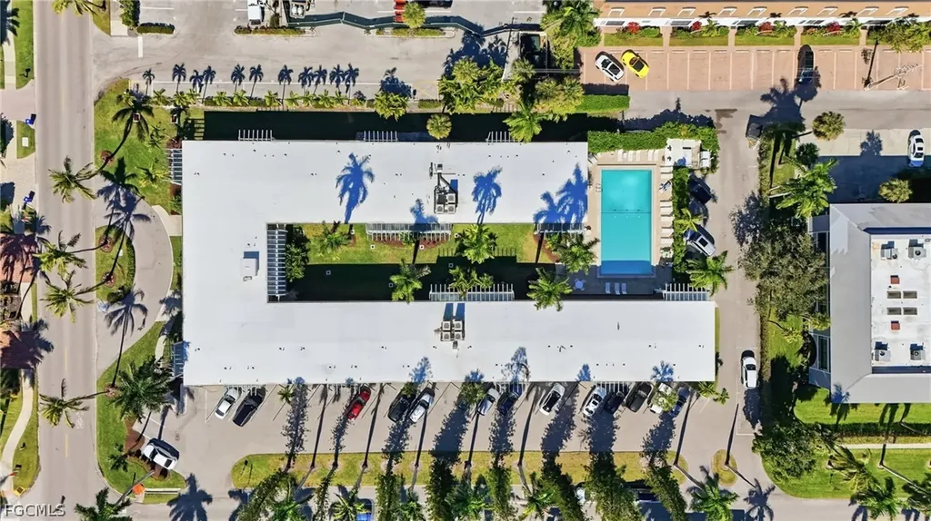 1295 Gulf Shore Boulevard S Naples FL 34102
