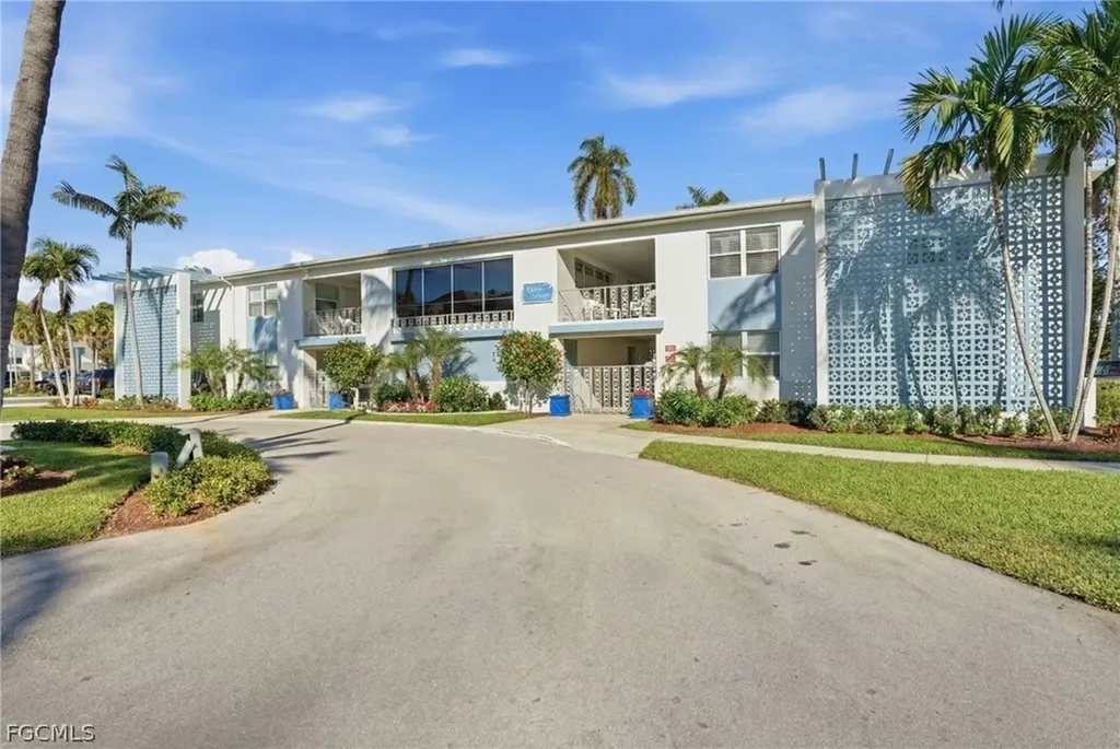 1295 Gulf Shore Boulevard S Naples FL 34102