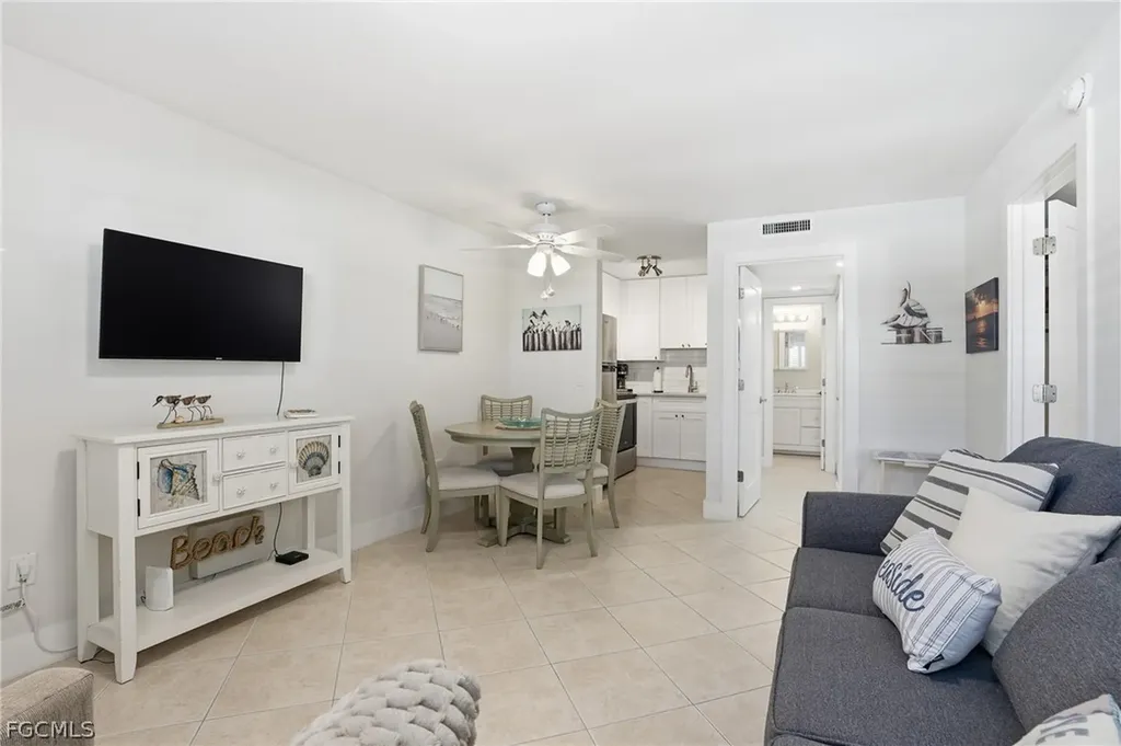 1295 Gulf Shore Boulevard S Naples FL 34102