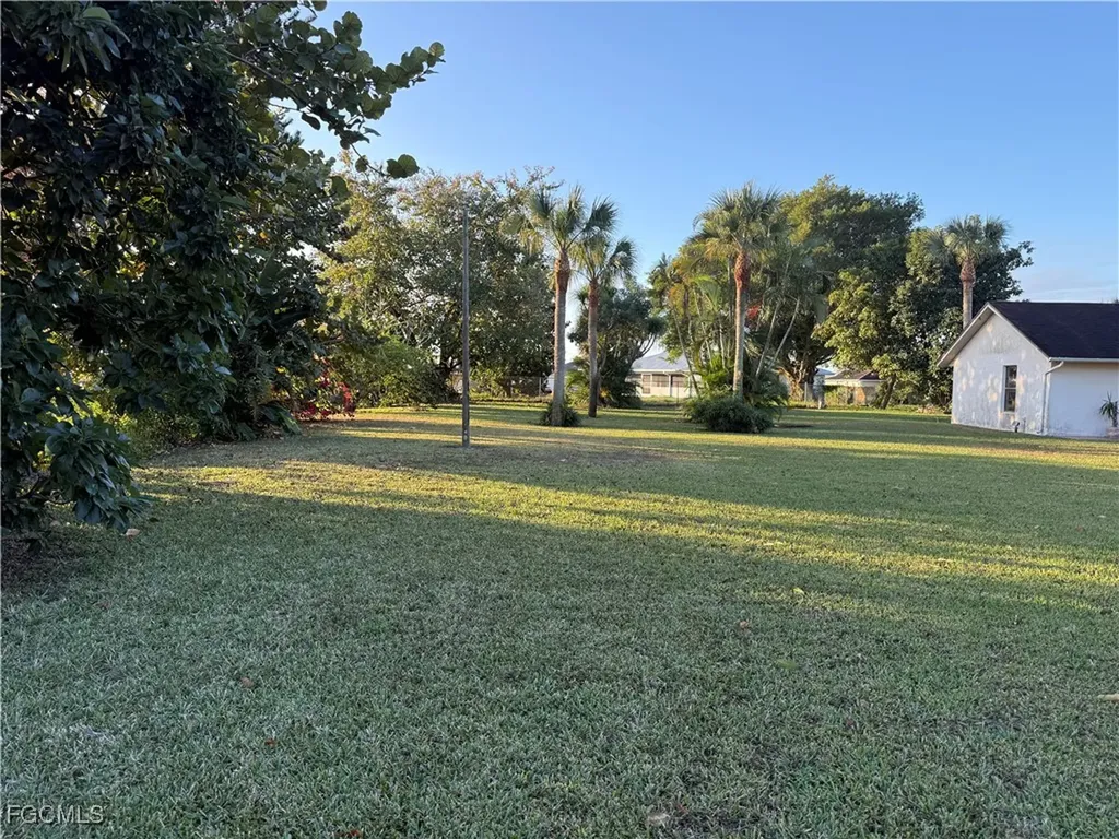 626 Linville Place Lehigh Acres FL 33936