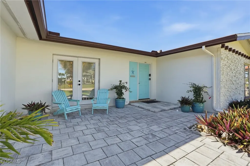 1432 Wellington Court Cape Coral FL 33904