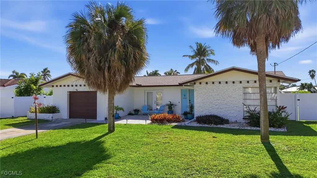 1432 Wellington Court Cape Coral FL 33904