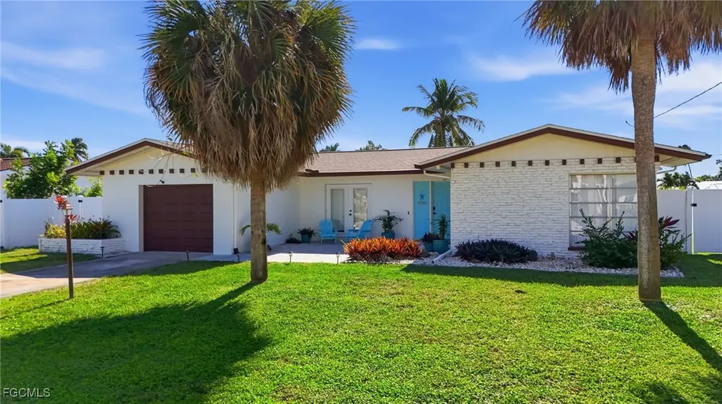 1432 Wellington Court Cape Coral FL 33904