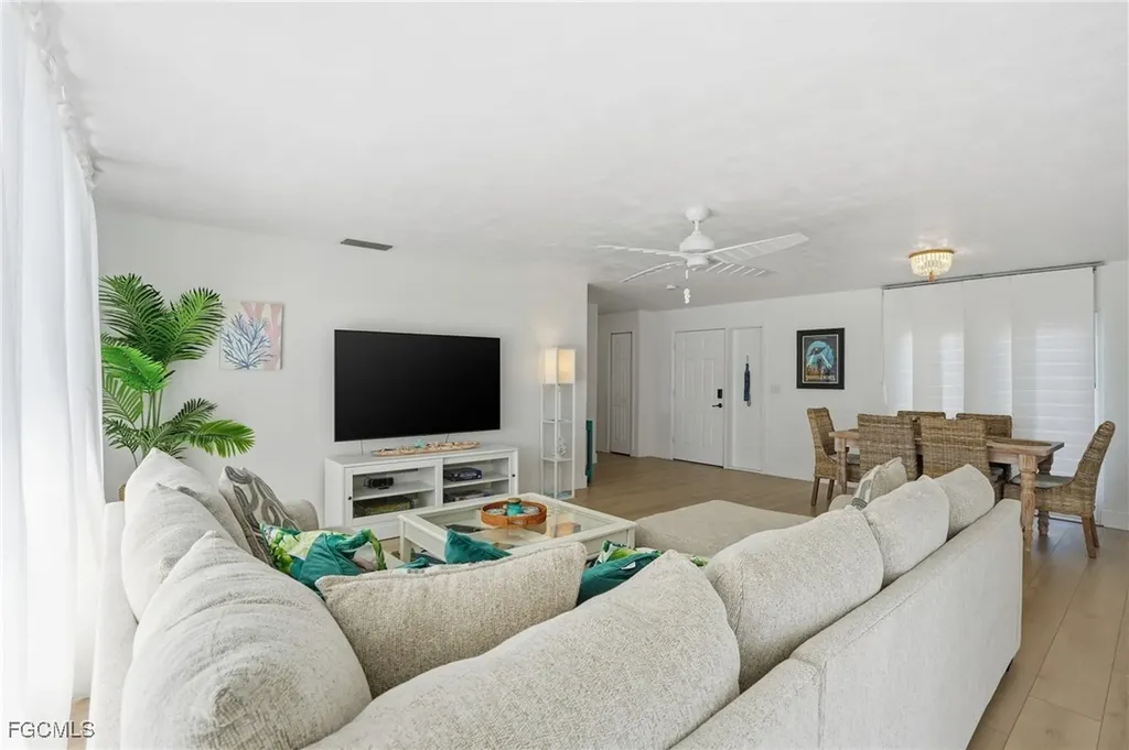 1432 Wellington Court Cape Coral FL 33904
