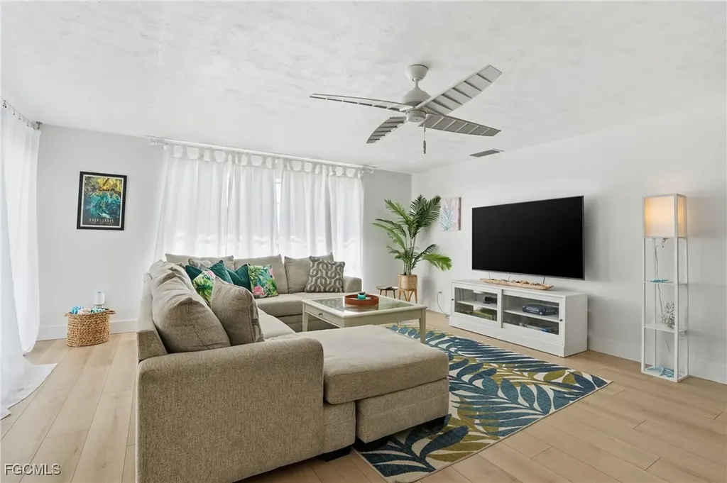 1432 Wellington Court Cape Coral FL 33904