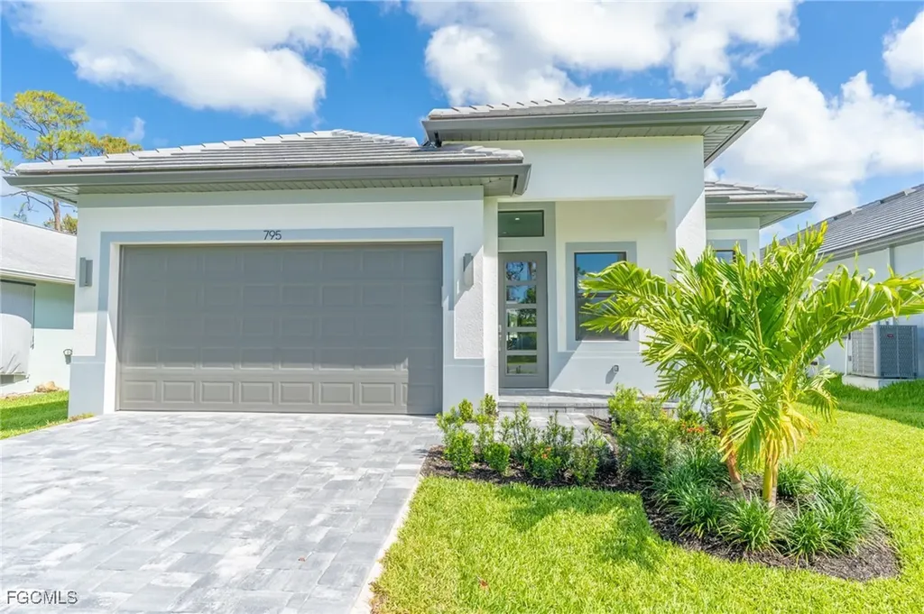 795 108th Avenue N Naples FL 34108
