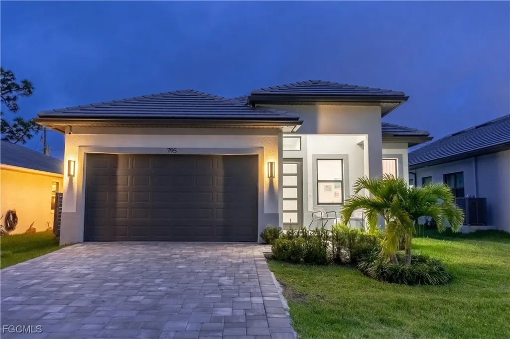 795 108th Avenue N Naples FL 34108