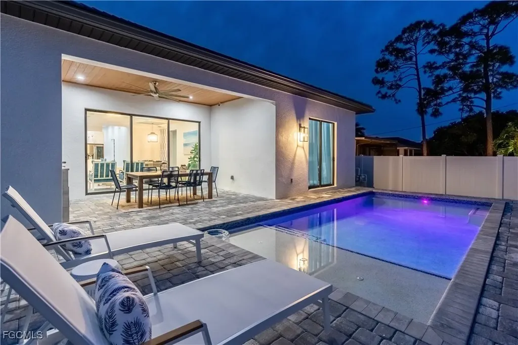 795 108th Avenue N Naples FL 34108