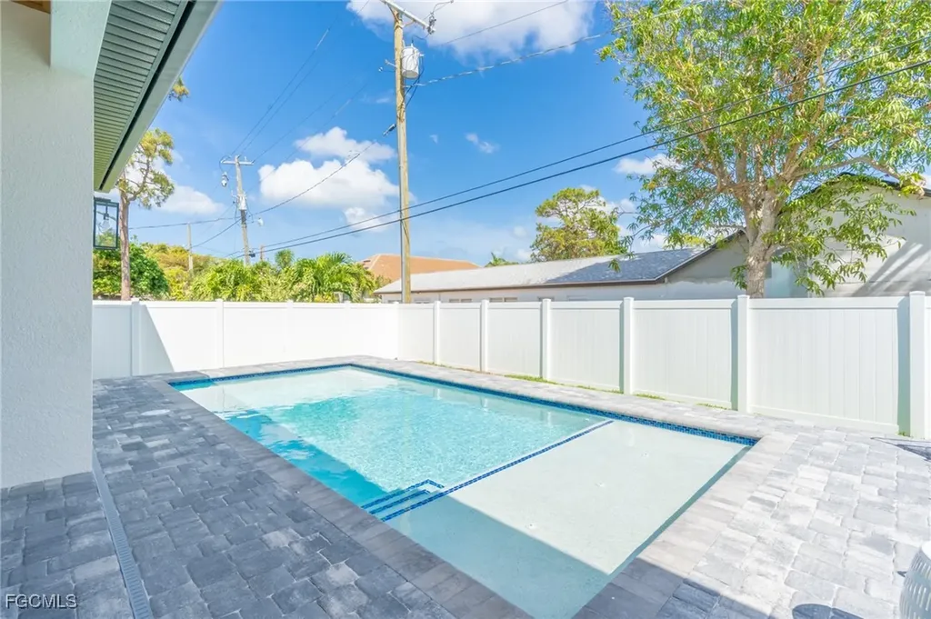 795 108th Avenue N Naples FL 34108