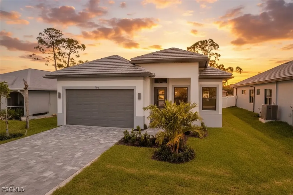 795 108th Avenue N Naples FL 34108