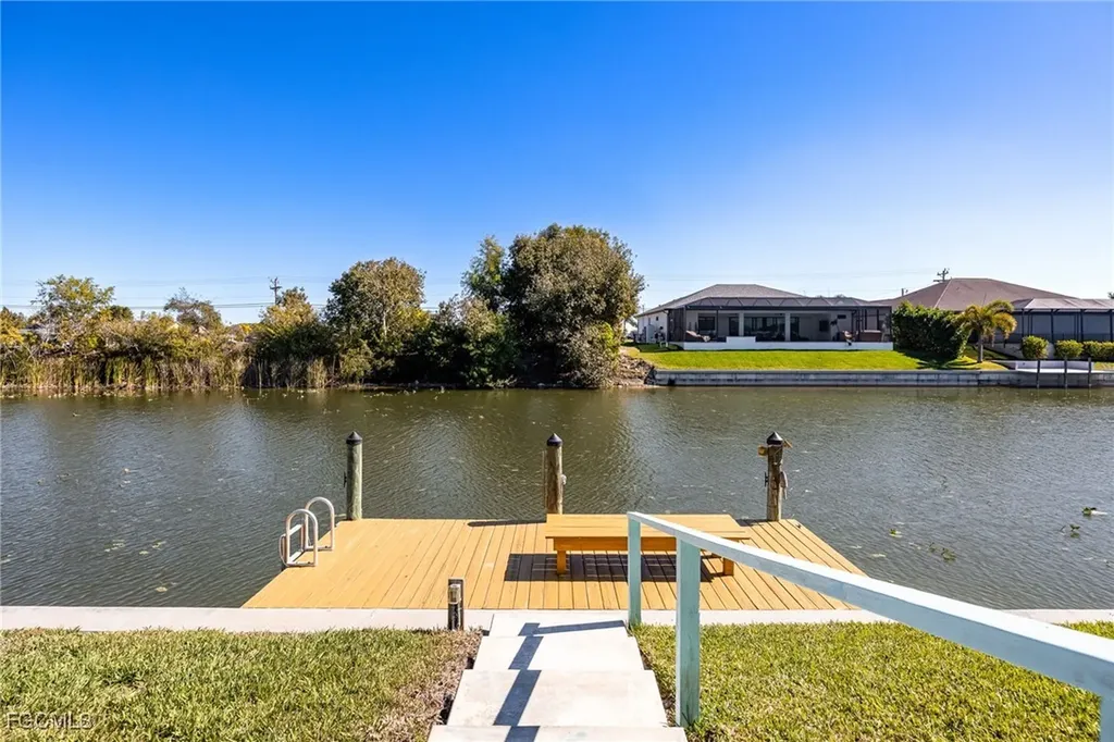1309 NW 3rd Place Cape Coral FL 33993