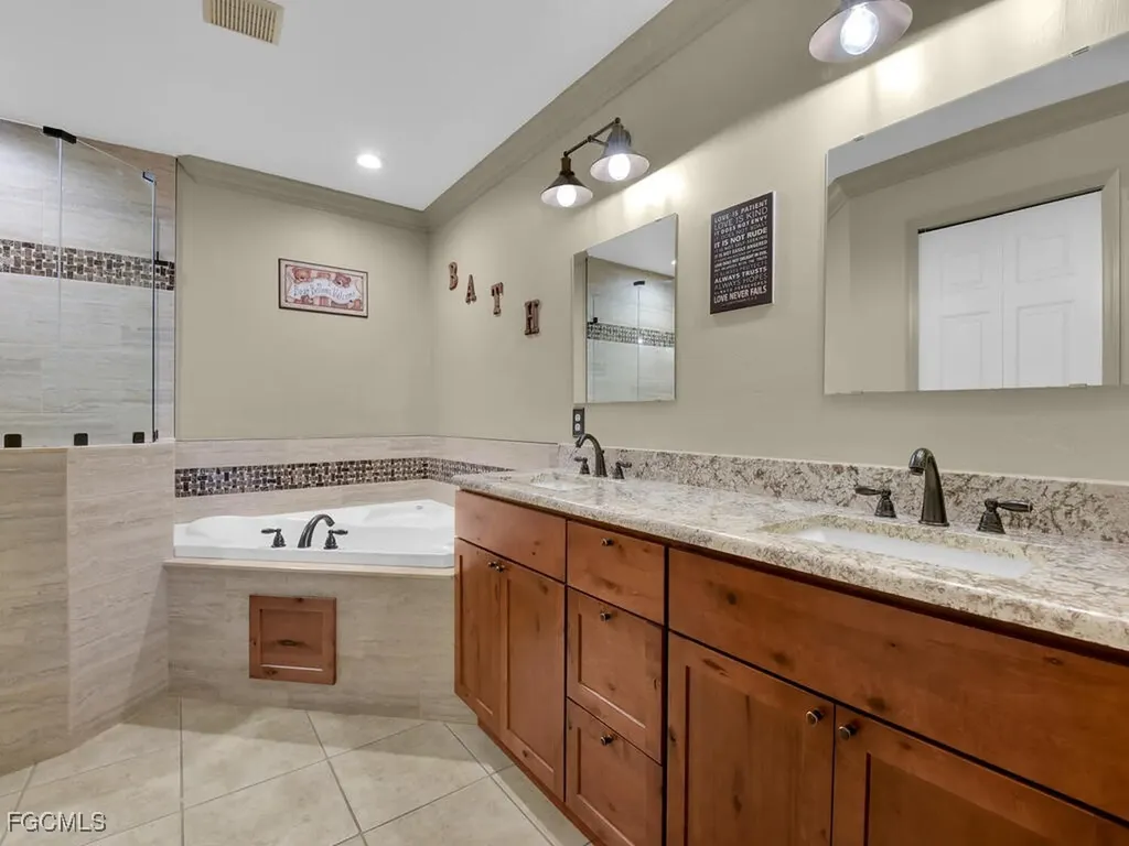 621 NW 28th Terrace Cape Coral FL 33993