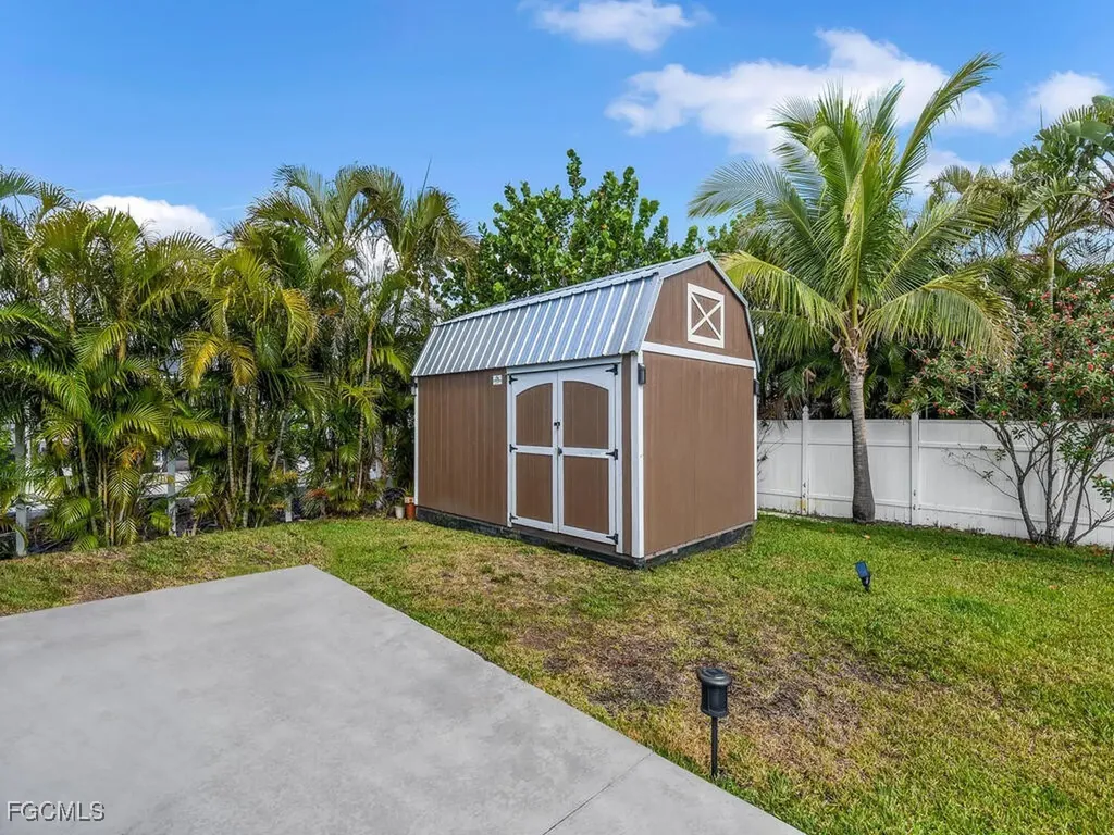 621 NW 28th Terrace Cape Coral FL 33993