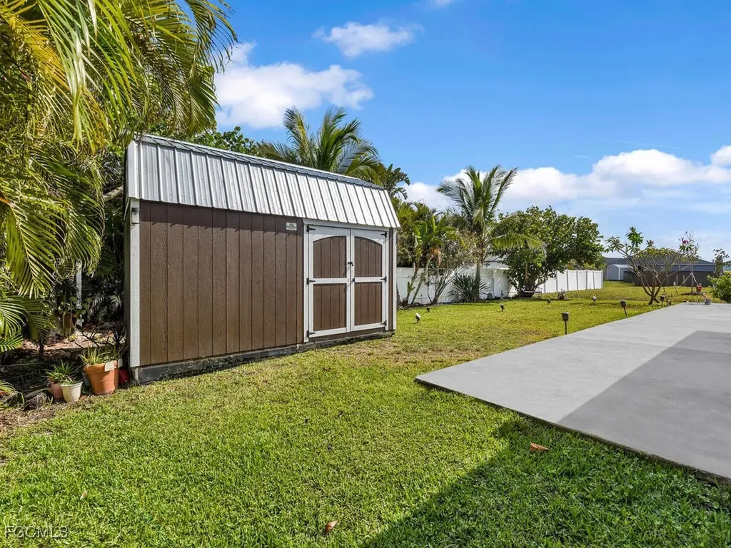 621 NW 28th Terrace Cape Coral FL 33993