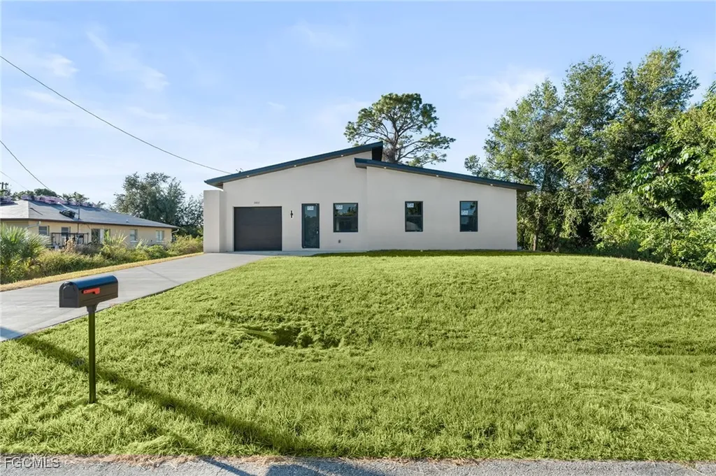 2603 3rd Street SW Lehigh Acres FL 33976