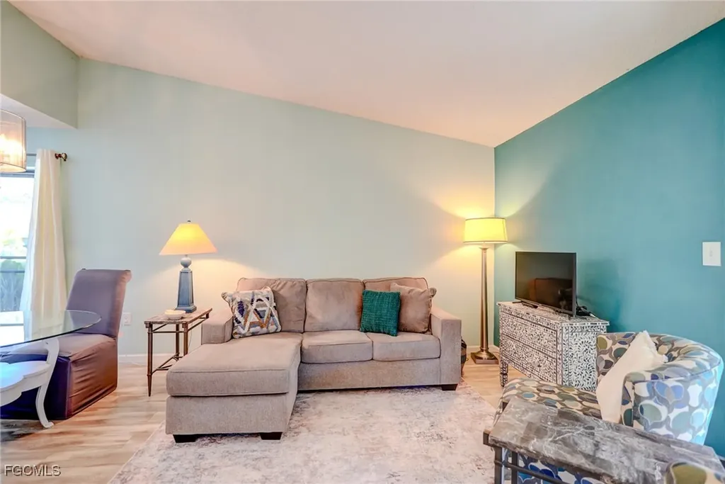 9623 Eaton Gardens Lane Fort Myers FL 33919