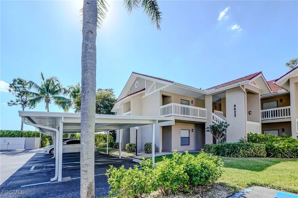 9623 Eaton Gardens Lane Fort Myers FL 33919