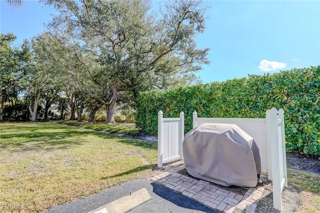 9623 Eaton Gardens Lane Fort Myers FL 33919