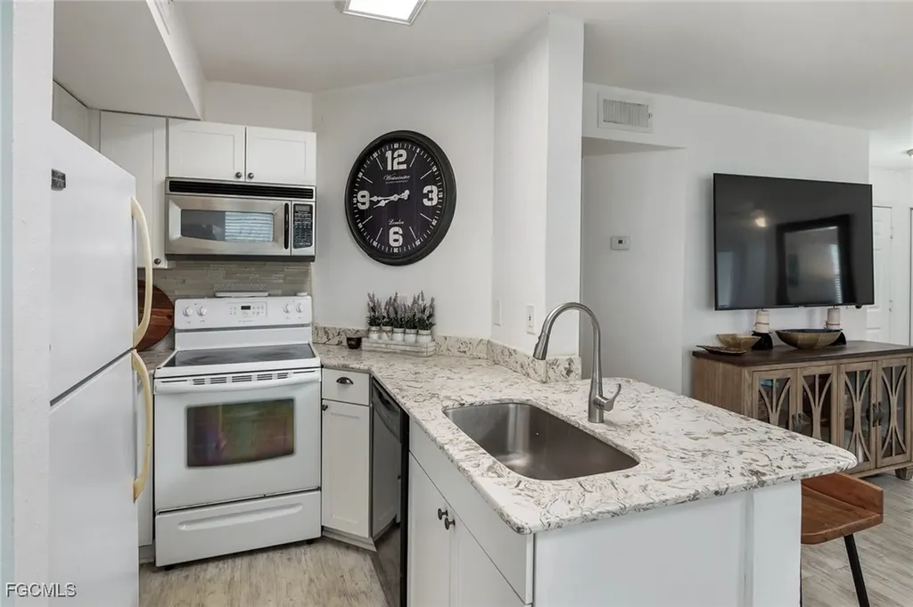 12601 Equestrian Circle Fort Myers FL 33907