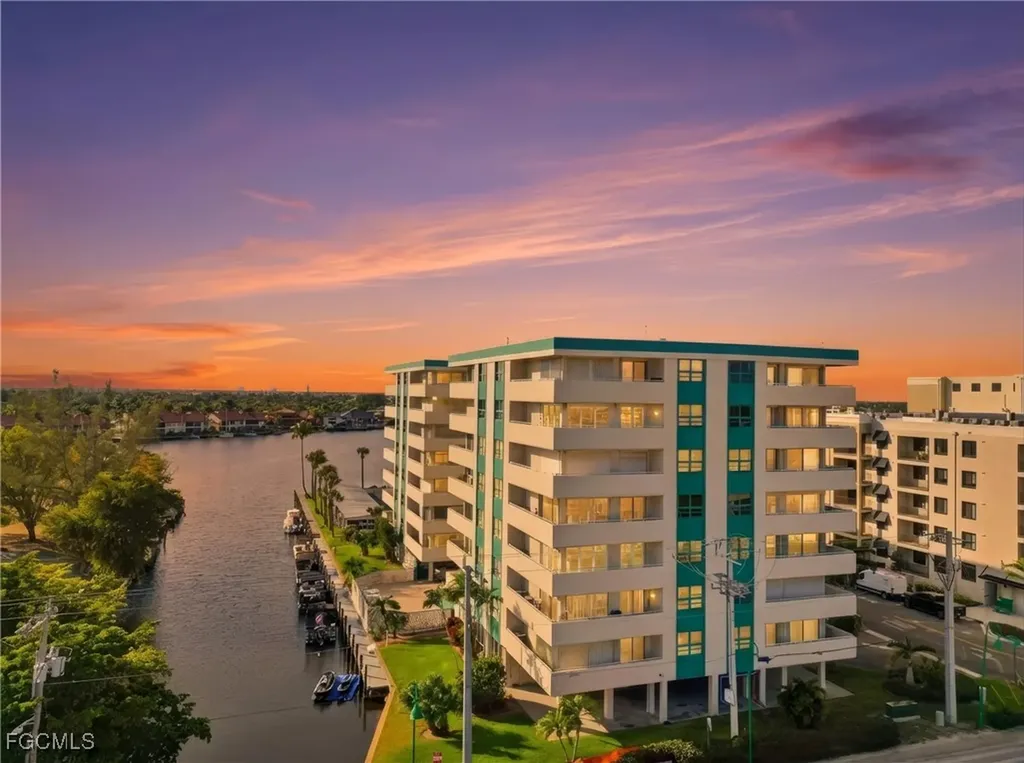 4803 Sunset Court Cape Coral FL 33904