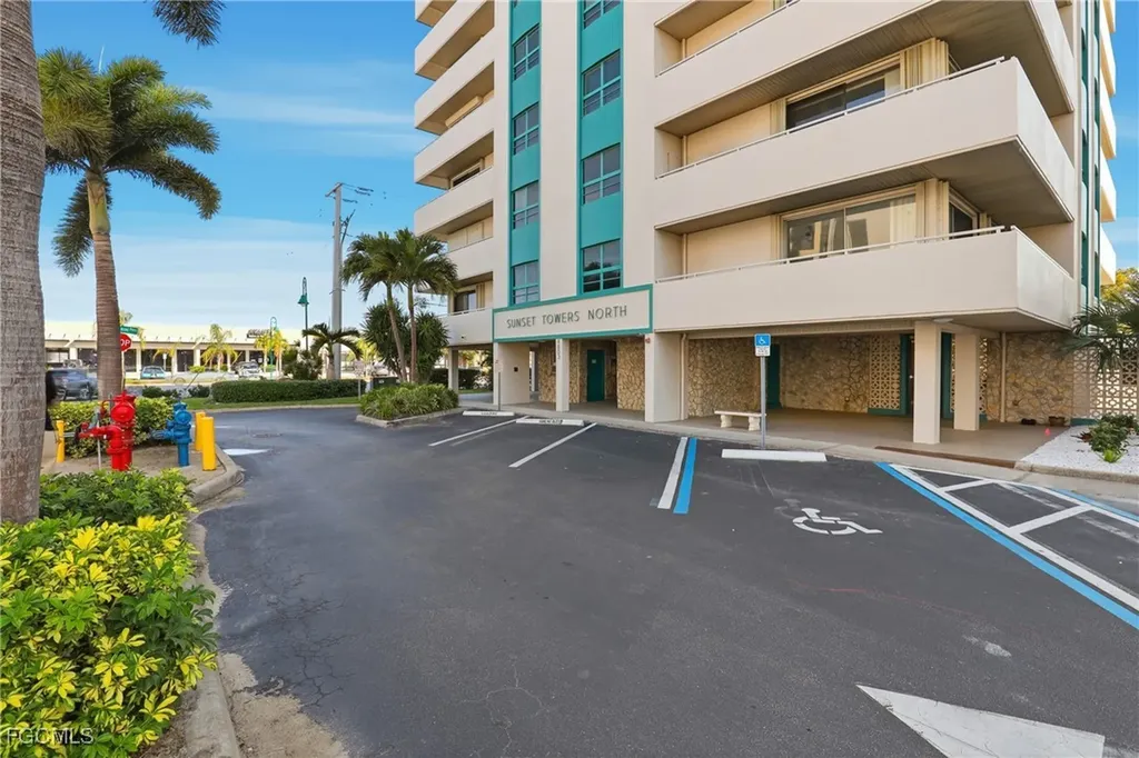 4803 Sunset Court Cape Coral FL 33904
