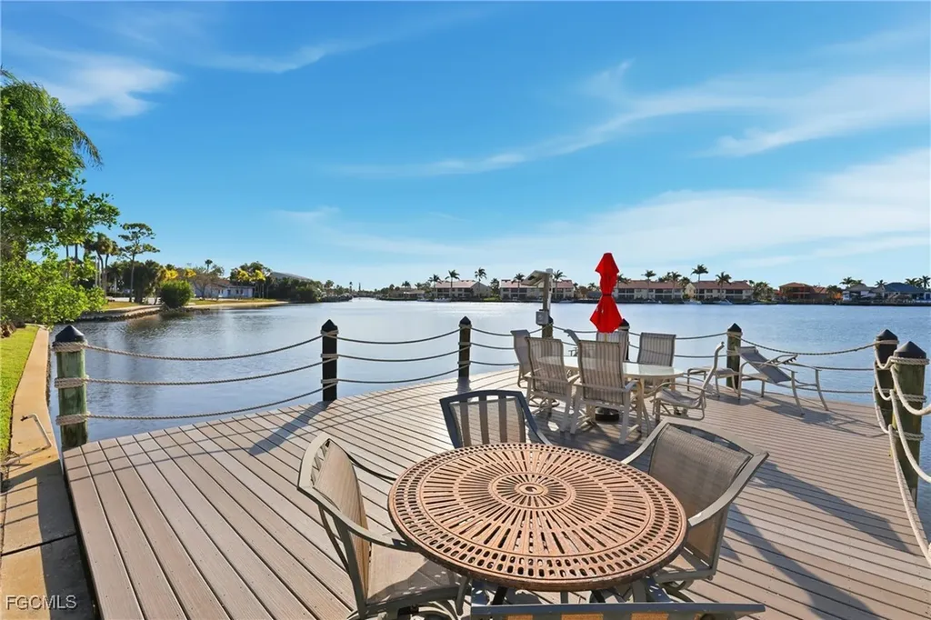 4803 Sunset Court Cape Coral FL 33904