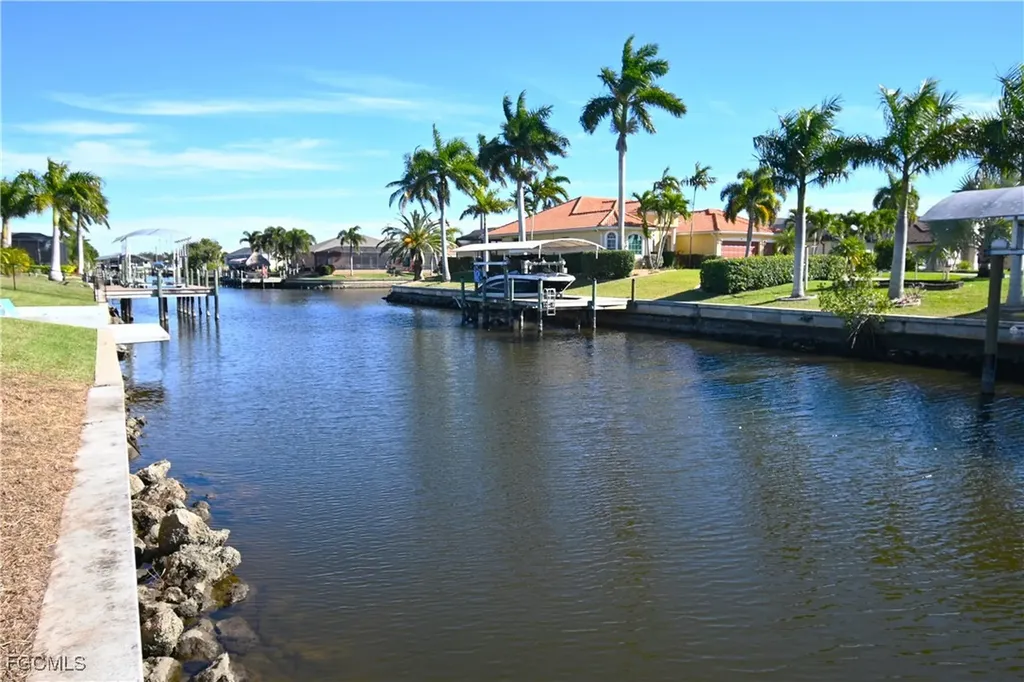 524 Mohawk Parkway Cape Coral FL 33914